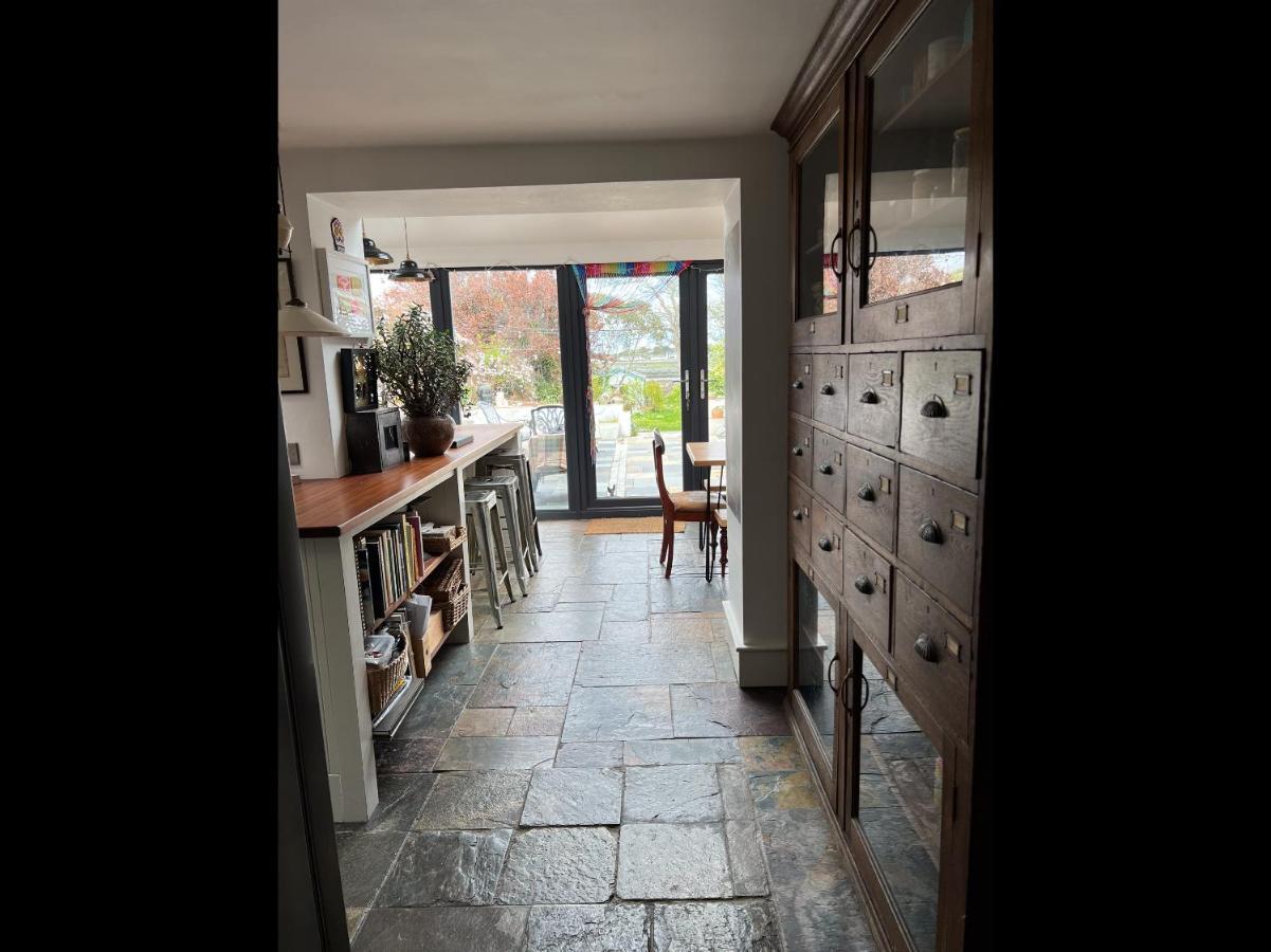 הוילה Killough Unique Townhouse With Large Garden Down To The Sea מראה חיצוני תמונה
